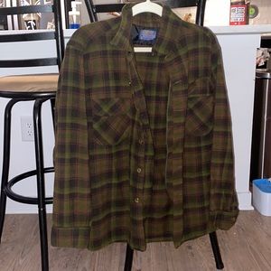 Vintage Thirfted Pendleton Men’s XL Green and Brown Flannel Shirt